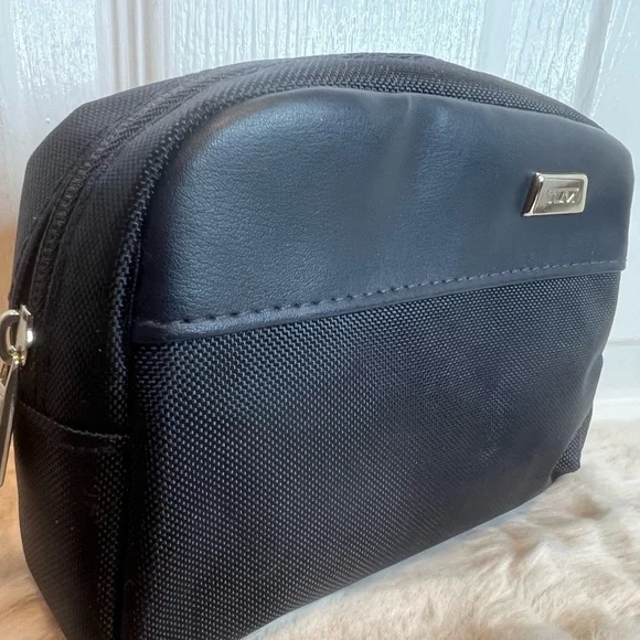 AMENITY TOILETRY MAKEUP TRAVEL BAG BLUE - Picture 2 of 7